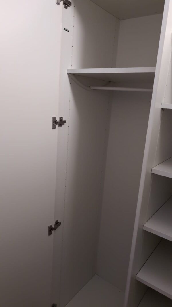 Linnenkast 3 Deurs H230xB+~200xD60cm - Afbeelding 4